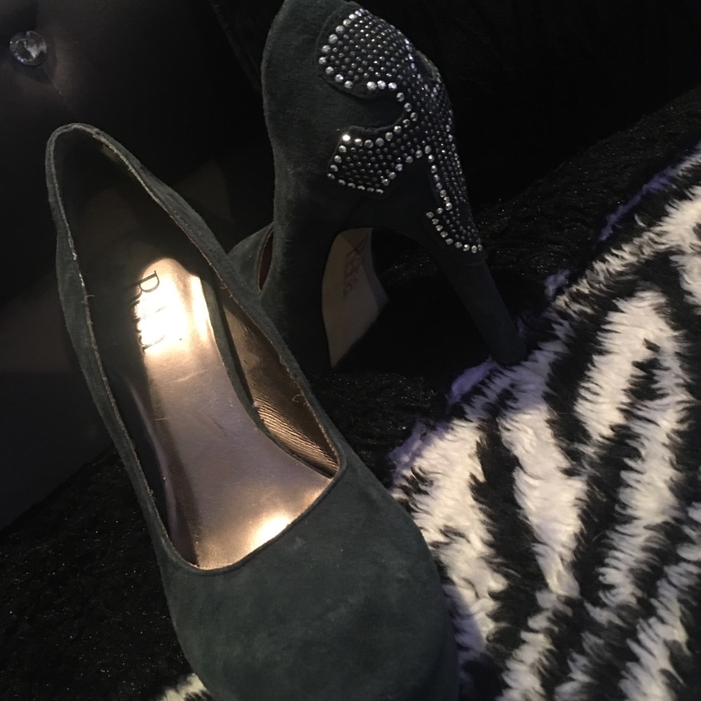 Reba ❤️ high heels